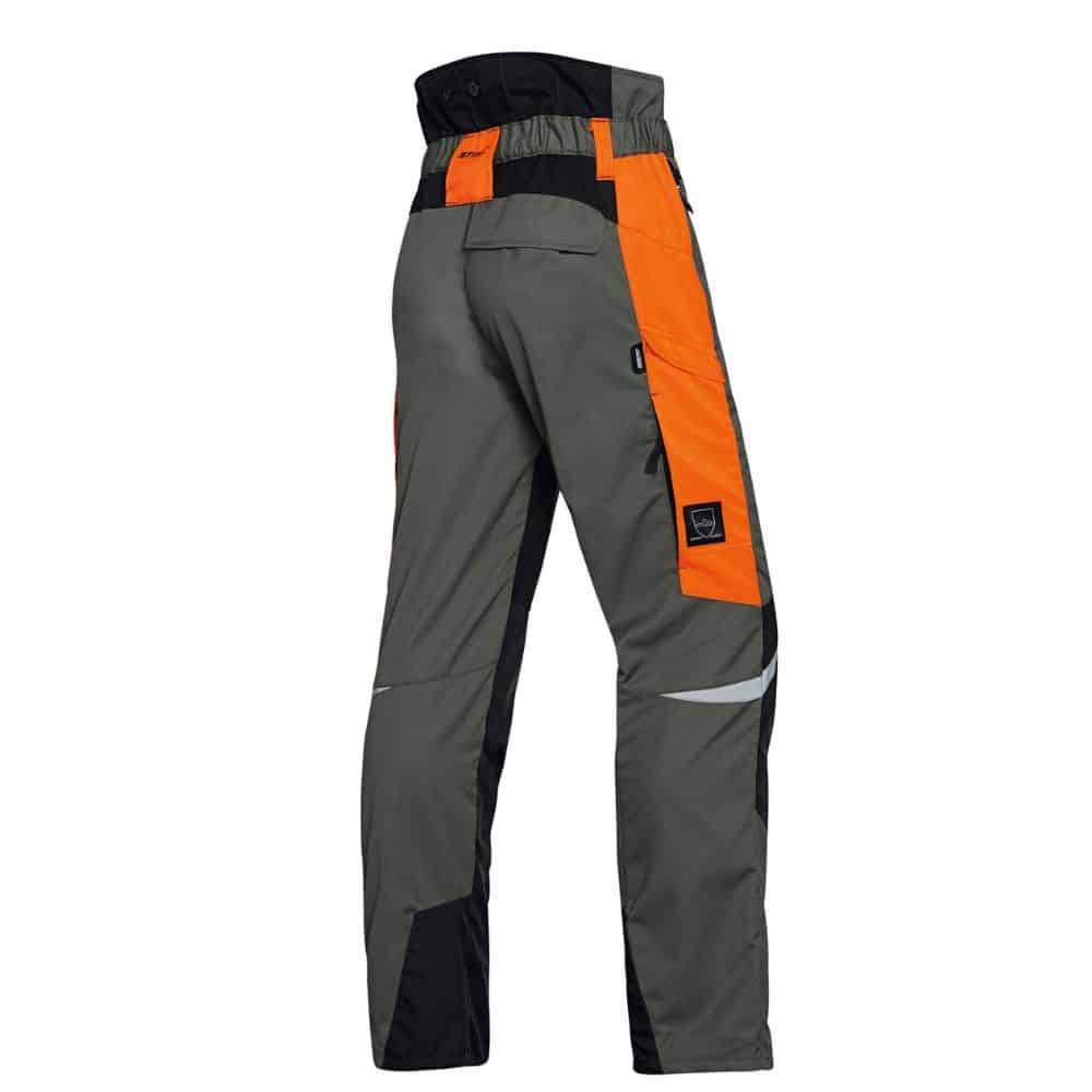 Le pantalon FUNCTION Ergo STIHL est polyvalent et a une protection de coupe certifiée (EN 381). Pantalon anti-coupure classe 1 (20m/sec) avec 8 couches de protection.