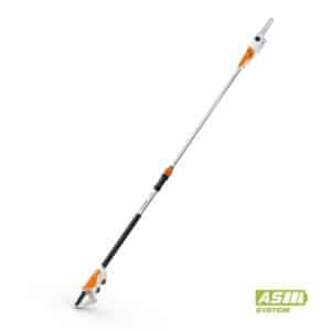 La perche d’élagage STIHL HTA 30 avec batterie AS SYSTEM STIHL dédié à l’entretien des arbres, arbustes et haies. Pensée pour les particuliers exigeants, elle combine efficacité de coupe, légèreté et grande simplicité d’utilisation. Son tube télescopique rigide associé à un système de tension de chaîne automatique garantit un travail précis, sécurisé et sans effort.